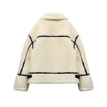 Carica l&#39;immagine nel visualizzatore di Gallery, Veste Aspen en Laine Shearling
