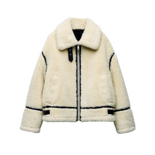 Carica l&#39;immagine nel visualizzatore di Gallery, Veste Aspen en Laine Shearling
